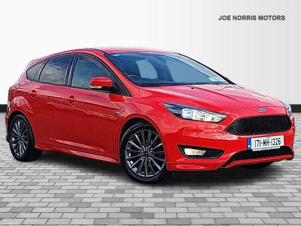 Ford Focus Hatchback, Diesel, 2017, Red