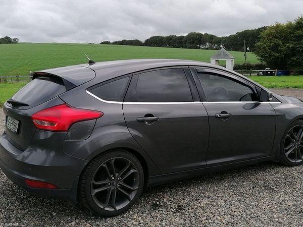 Ford Focus Hatchback, Diesel, 2015, Grey