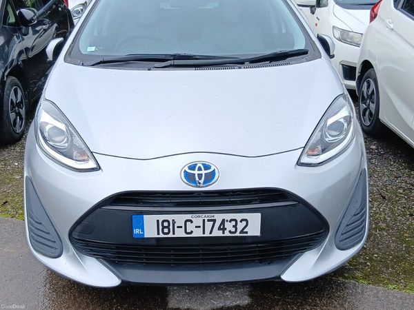 Toyota Aqua Hatchback, Petrol Hybrid, 2018, White