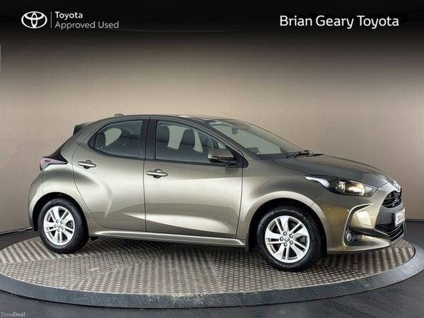 Toyota Yaris Hatchback, Petrol Hybrid, 2024, Bronze