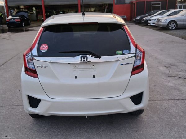 Honda Fit Hatchback, Petrol Hybrid, 2016, White