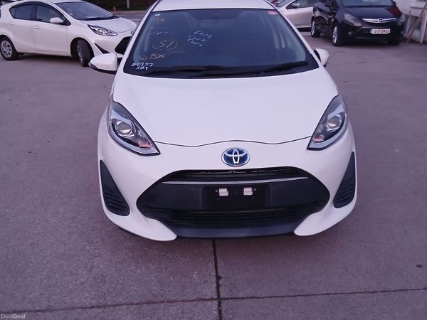Toyota Aqua Hatchback, Petrol Hybrid, 2018, Silver