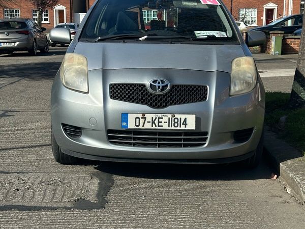 Toyota Yaris Hatchback, Petrol, 2007, Silver