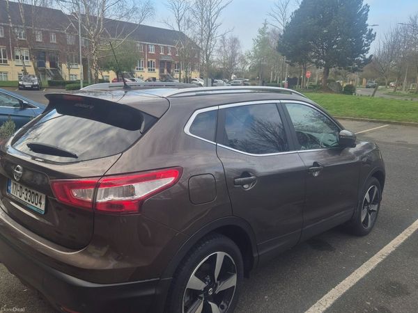 Nissan Qashqai SUV, Petrol, 2017, Brown