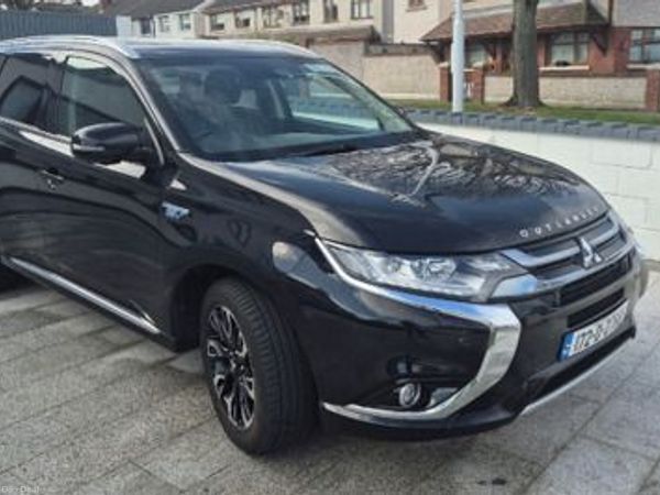 Mitsubishi Outlander SUV, Petrol Plug-in Hybrid, 2017, Black