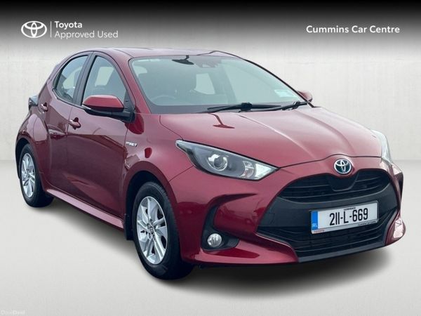 Toyota Yaris Hatchback, Petrol Hybrid, 2021, Red