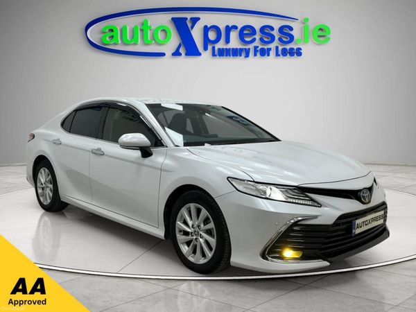 Toyota Camry Saloon, Petrol Hybrid, 2021, White