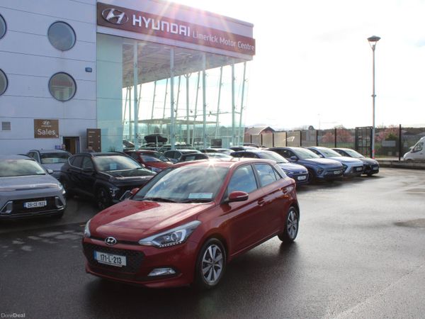 Hyundai i20 Hatchback, Petrol, 2017, Red