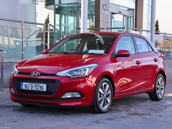 Hyundai i20 Hatchback, Petrol, 2016, Red
