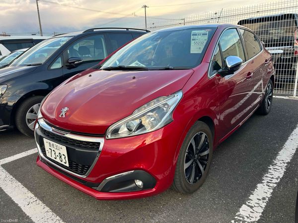 Peugeot 208 Hatchback, Petrol, 2017, Red