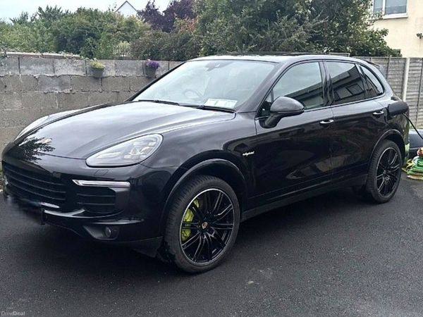 Porsche Cayenne SUV, Petrol Hybrid, 2017, Black
