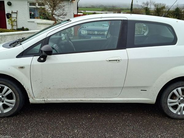 Fiat Punto Hatchback, Diesel, 2009, White