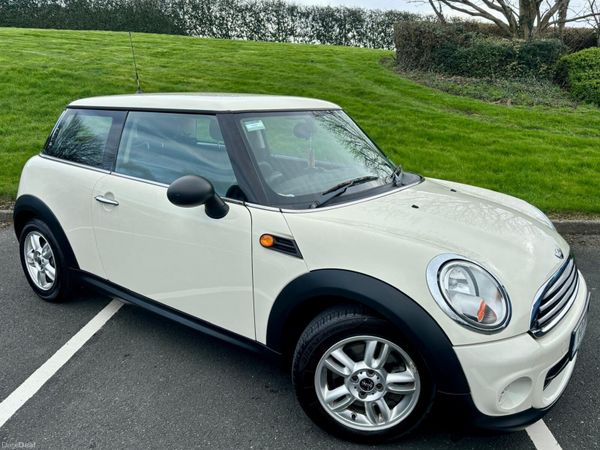 Mini First Hatchback, Petrol, 2011, White