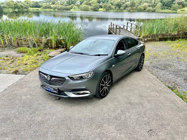 Opel Insignia Hatchback, Diesel, 2018, Grey