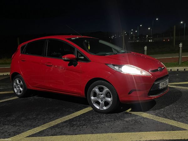 Ford Fiesta Hatchback, Petrol, 2011, Red