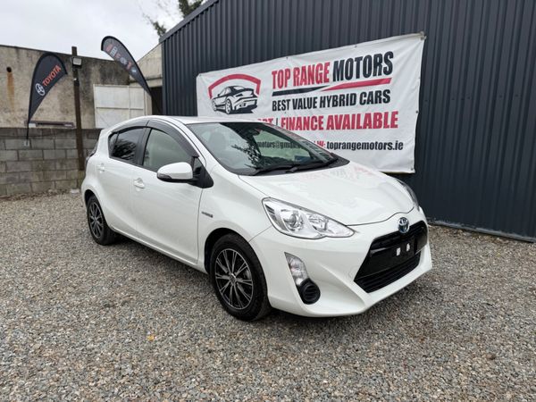 Toyota Aqua Hatchback, Petrol Hybrid, 2017, White