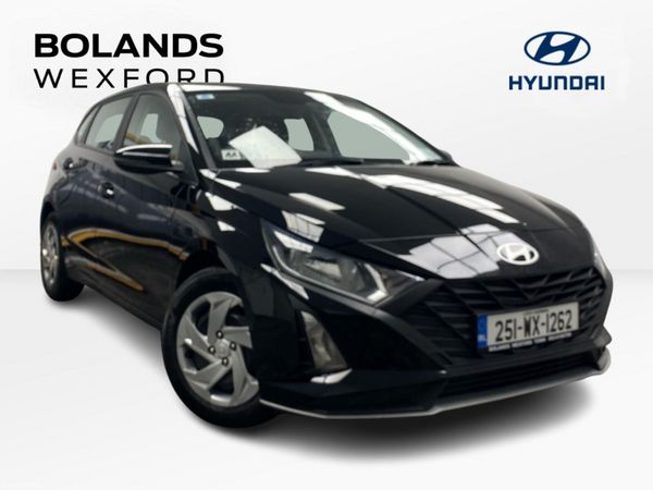 Hyundai i20 Hatchback, Petrol, 2025, Black