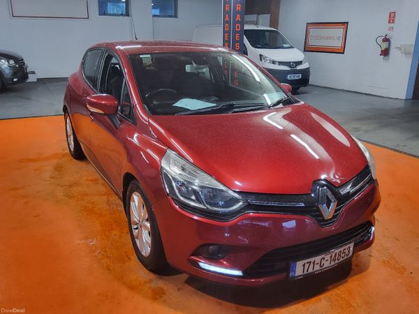 Renault Clio Hatchback, Diesel, 2017, Red