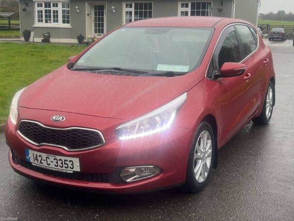 Kia Ceed Hatchback, Diesel, 2014, Red
