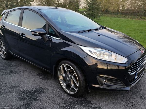 Ford Fiesta Hatchback, Diesel, 2014, Black