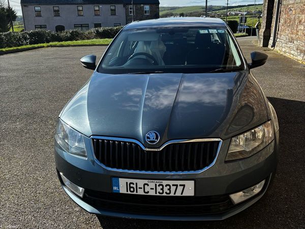 Skoda Octavia Saloon, Diesel, 2016, Grey