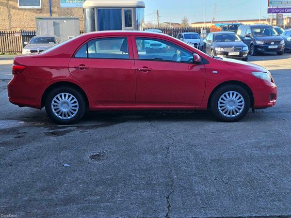 Toyota Corolla Saloon, Petrol, 2008, Red