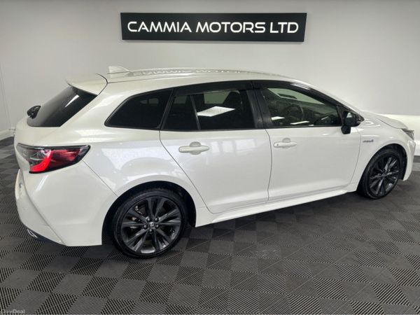 Toyota Corolla Saloon, Petrol Hybrid, 2020, White