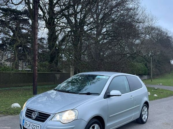 Volkswagen Polo Hatchback, Petrol, 2009, Silver