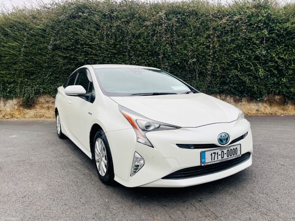 Toyota Prius Hatchback, Petrol Hybrid, 2017, White