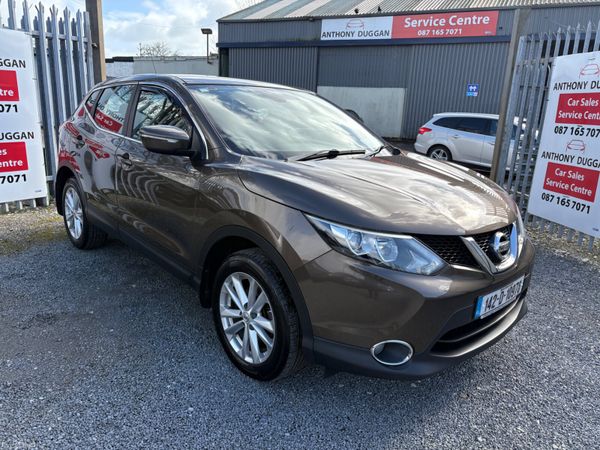 Nissan Qashqai Hatchback, Diesel, 2014, Brown