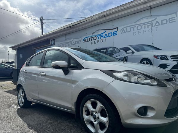 Ford Fiesta Hatchback, Petrol, 2011, Silver