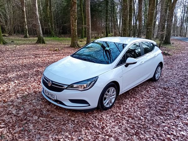 Vauxhall Astra Hatchback, Diesel, 2016, White
