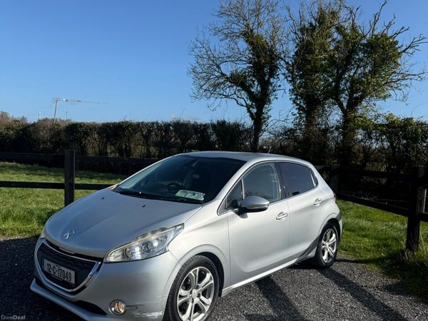 Peugeot 208 Hatchback, Petrol, 2012, Silver