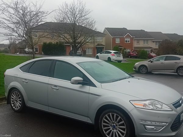Ford Mondeo Hatchback, Diesel, 2013, Silver
