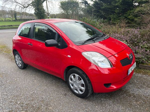 Toyota Yaris Hatchback, Petrol, 2007, Red