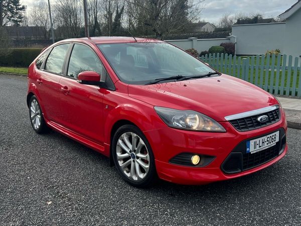 Ford Focus Hatchback, Diesel, 2011, Red