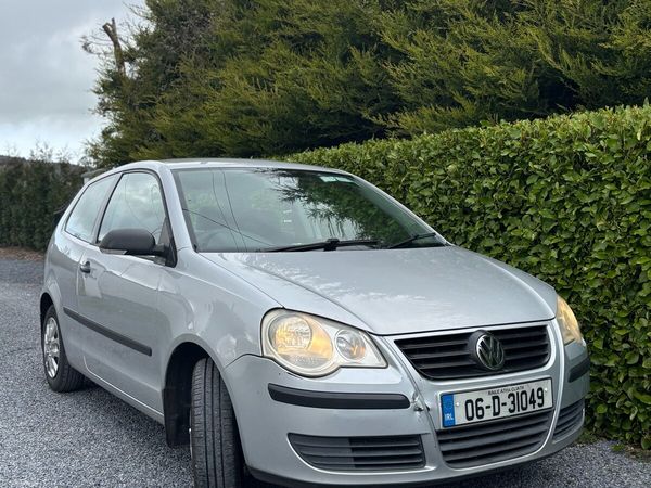 Volkswagen Polo Hatchback, Petrol, 2006, Silver