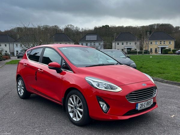 Ford Fiesta Hatchback, Petrol, 2021, Red