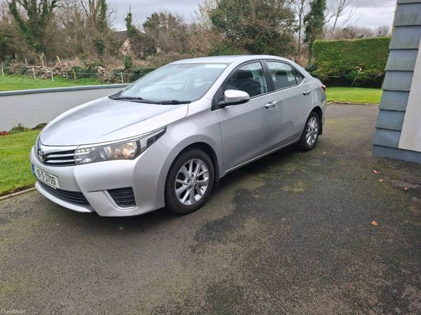 Toyota Corolla Saloon, Diesel, 2015, Silver