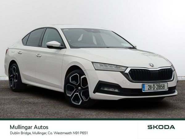 Skoda Octavia Saloon, Diesel, 2021, White