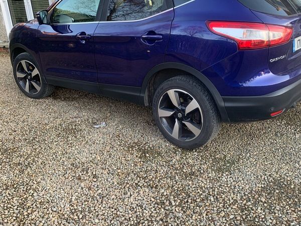 Nissan Qashqai SUV, Diesel, 2017, Blue