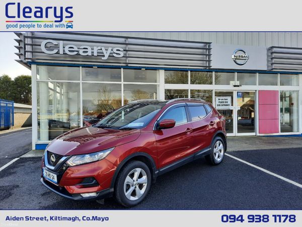 Nissan Qashqai MPV, Petrol, 2021, Red