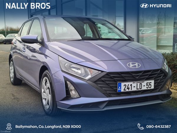 Hyundai i20 Hatchback, Petrol, 2024, Blue