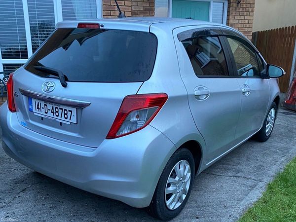 Toyota Vitz Hatchback, Petrol, 2014, Silver