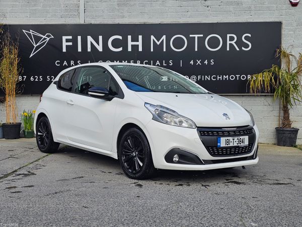 Peugeot 208 Hatchback, Petrol, 2018, White