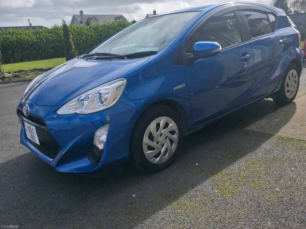 Toyota Aqua Hatchback, Petrol Hybrid, 2016, Blue