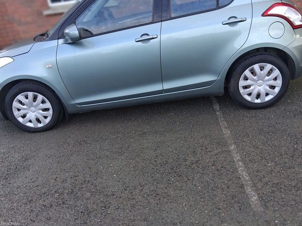 Suzuki Swift Hatchback, Petrol, 2014, Green