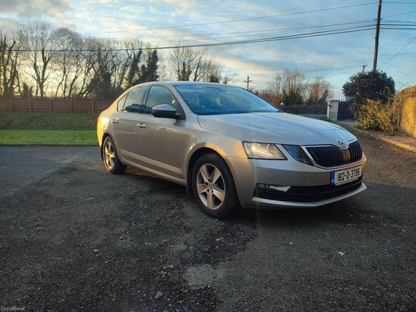 Skoda Octavia Saloon, Diesel, 2018, Grey