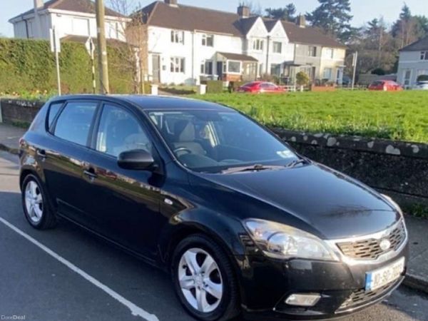Kia Ceed Hatchback, Diesel, 2010, Black