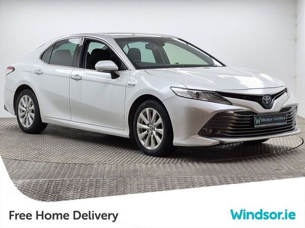 Toyota Camry Saloon, Petrol Hybrid, 2019, White